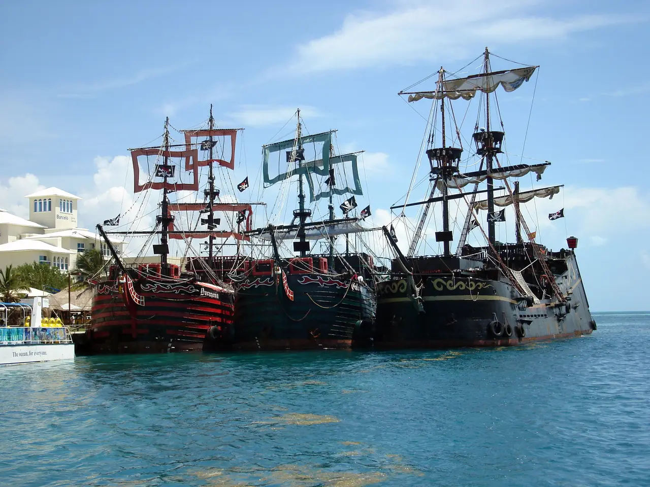 Tur med piratbåt